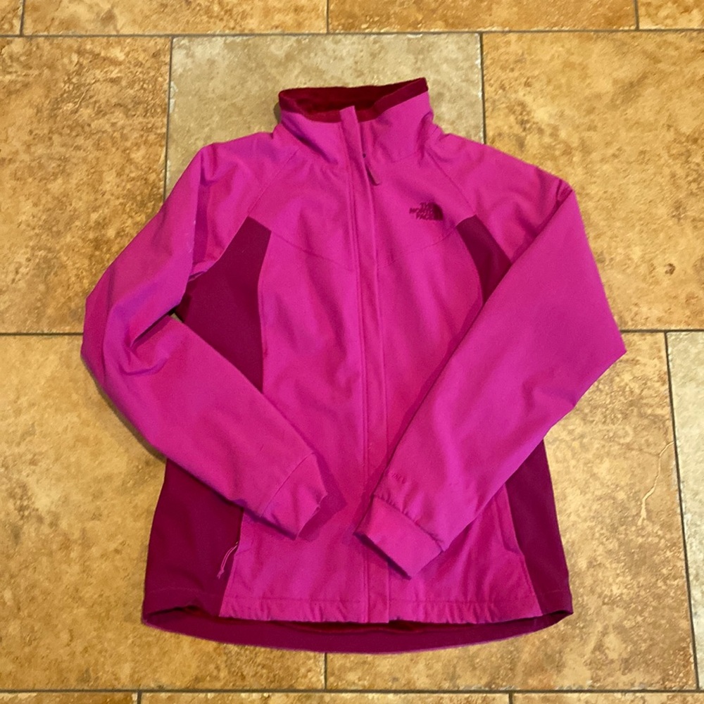 Women’s Northface coat. Excellent condition. Medium weight. Perfect for spring.